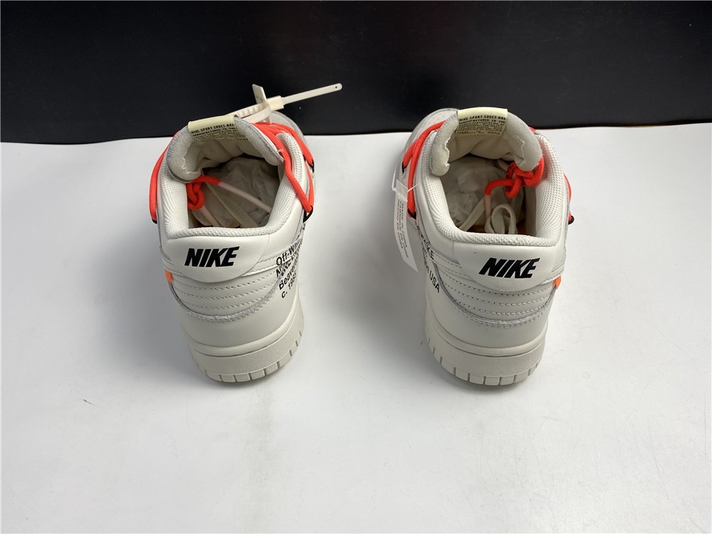 Off-White x Nike Dunk Low CT0856-900