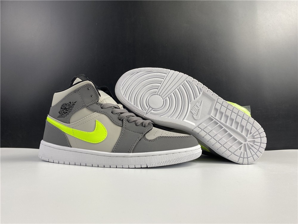 Air Jordan 1 mid AJ1 554724-072