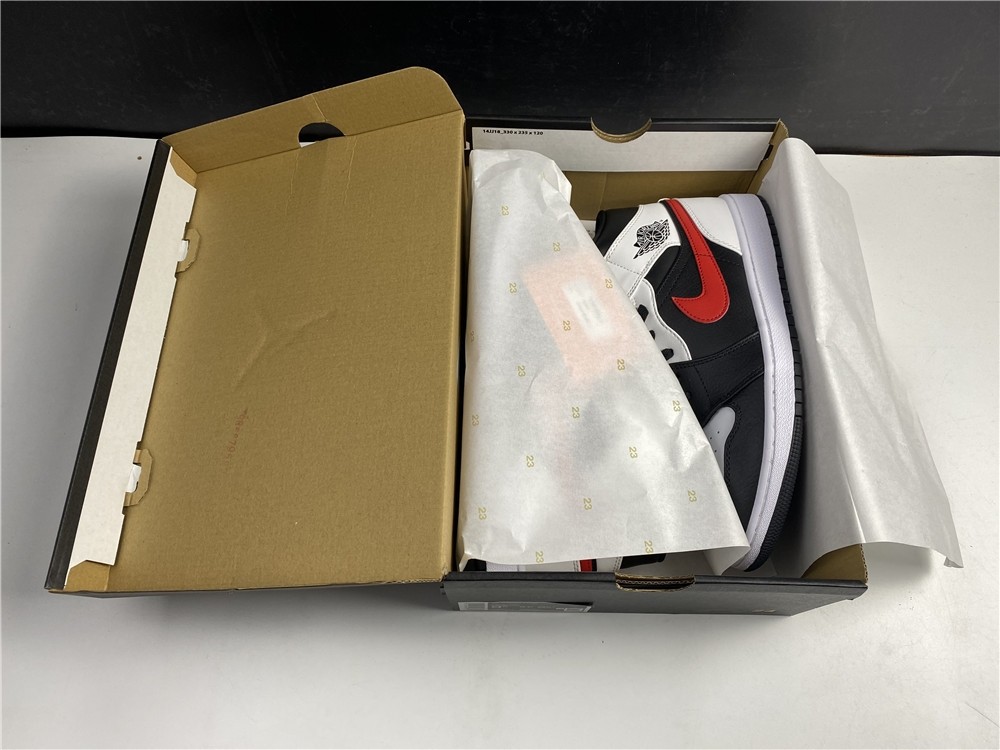 Air Jordan 1 Mid “White Shadow” 554724-075