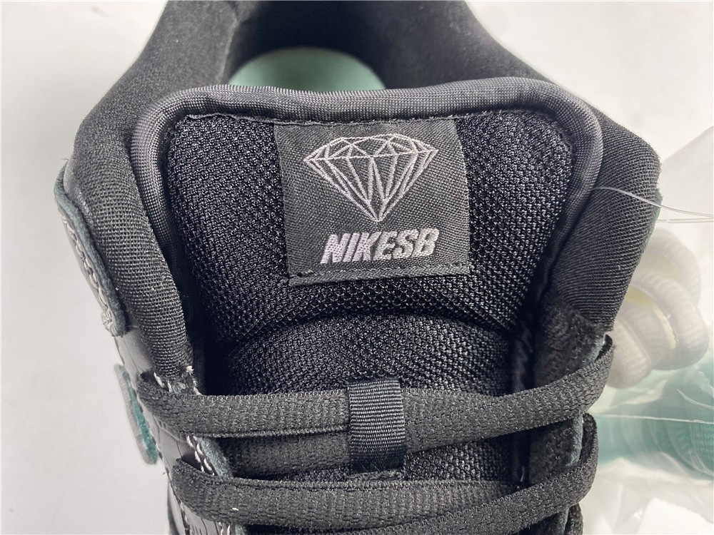 Nike SB Dunk Low BV1310-001