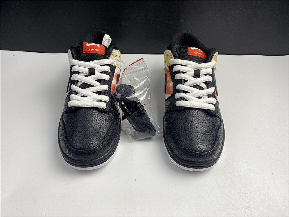 Nike SB Dunk Low“Raygun” BQ6832-001