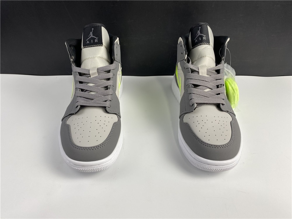 Air Jordan 1 mid AJ1 554724-072