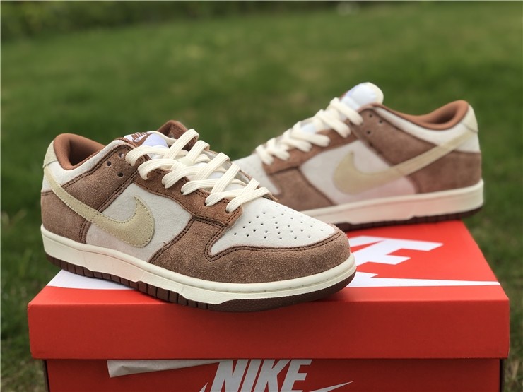 Nike Dunk Low PRM "Medium Curry" DD1390-100