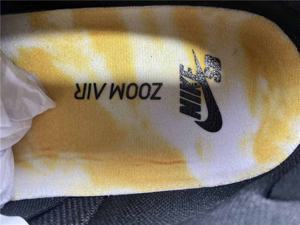 Nike SB Dunk Low“Raygun” BQ6832-101