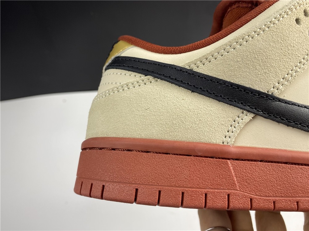 Nike SB Dunk Low  BQ6817-100