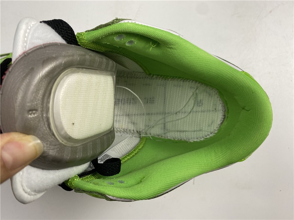 S*p*e x Nike SB Dunk Low DH3228-101