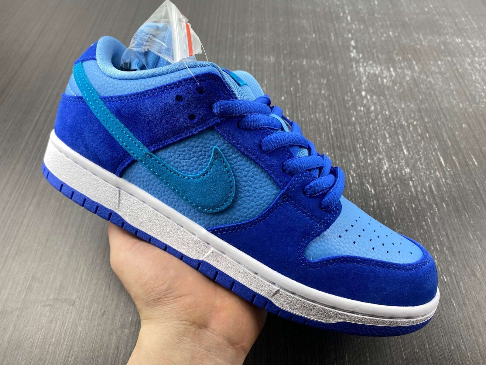 Nike SB Dunk Low Blue Raspberry - DM0807-400