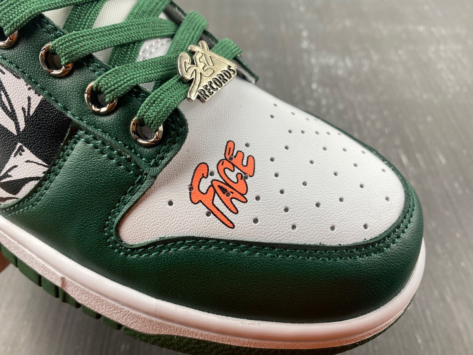 NIKE DUNK LOW Ch**me He**ts Matty Boy Sex records DD1391-101