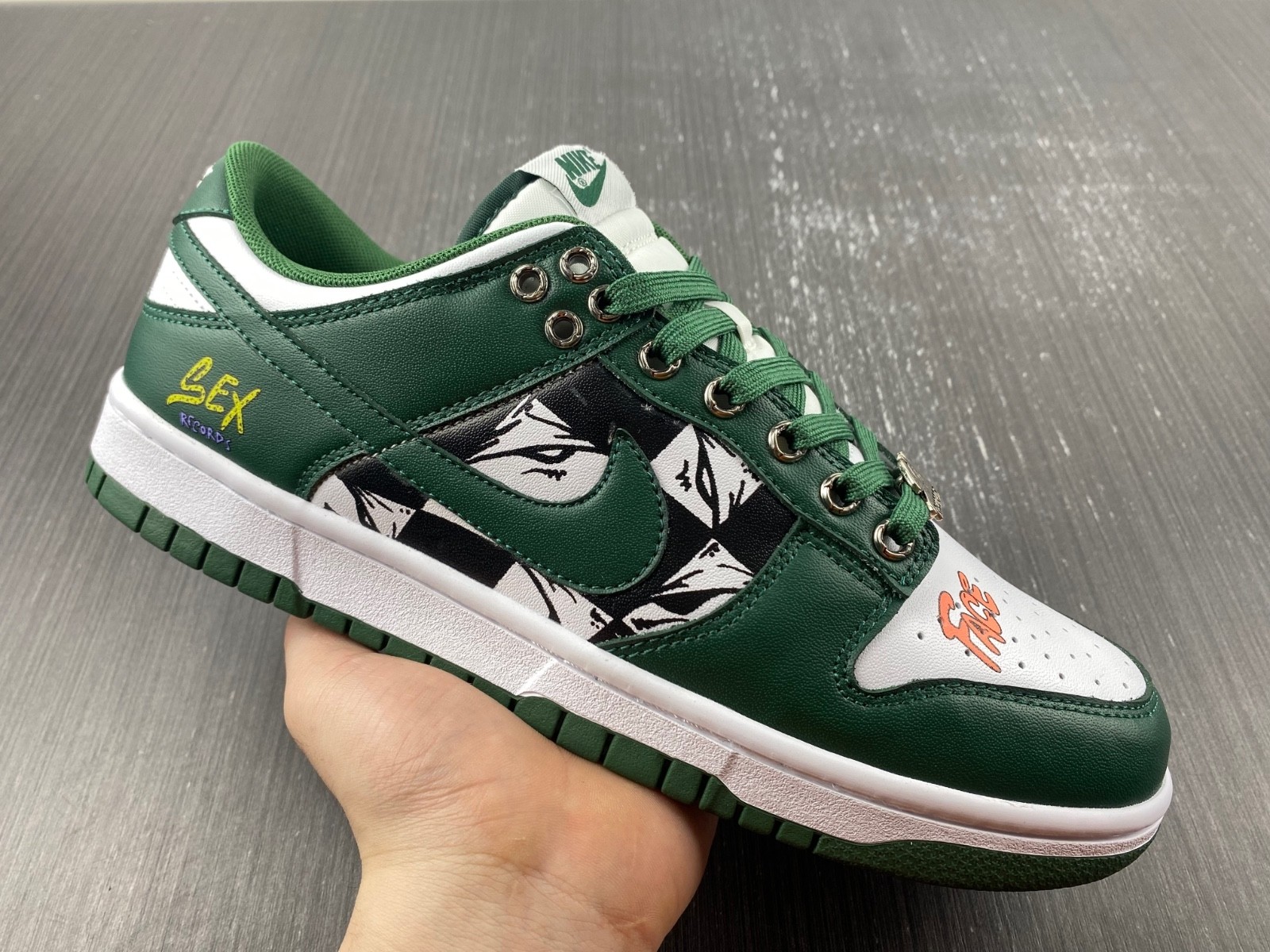 NIKE DUNK LOW Ch**me He**ts Matty Boy Sex records DD1391-101