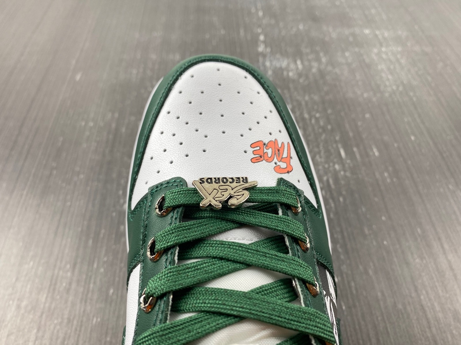 NIKE DUNK LOW Ch**me He**ts Matty Boy Sex records DD1391-101