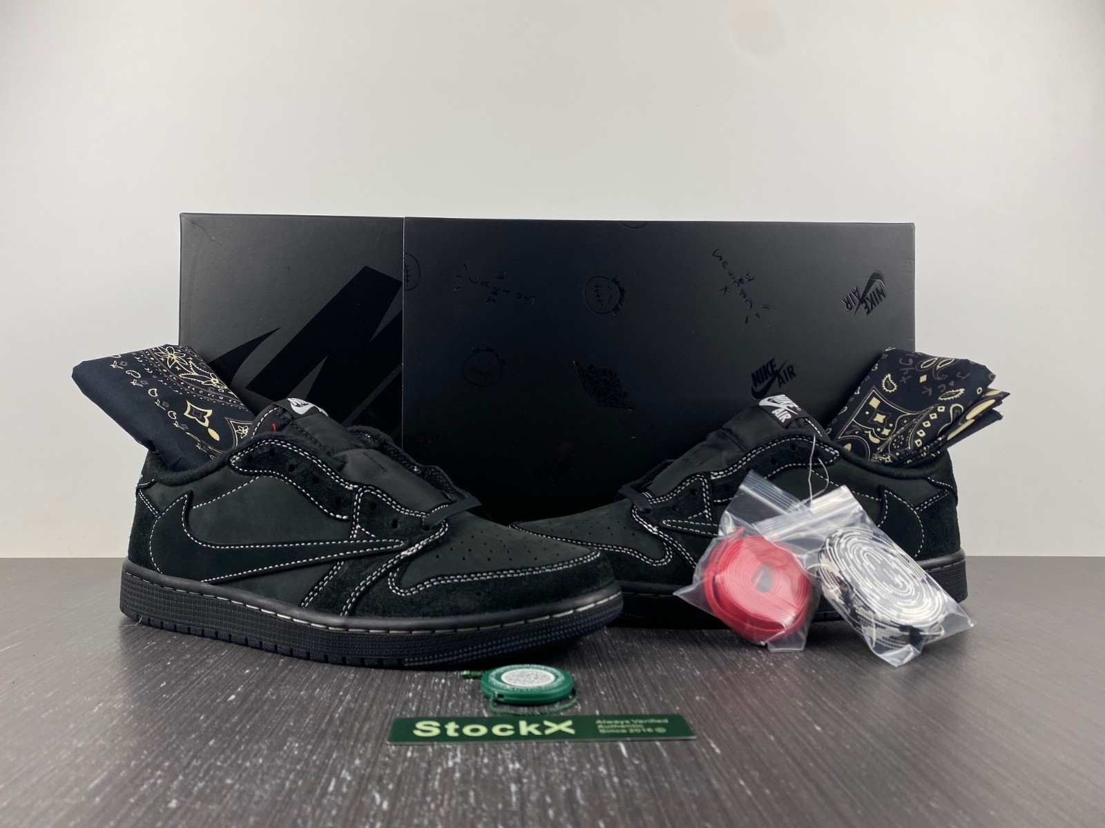 TRAVIS SCOTT X AIR JORDAN 1 LOW OG SP "BLACK PHANTOM" DM7866-100