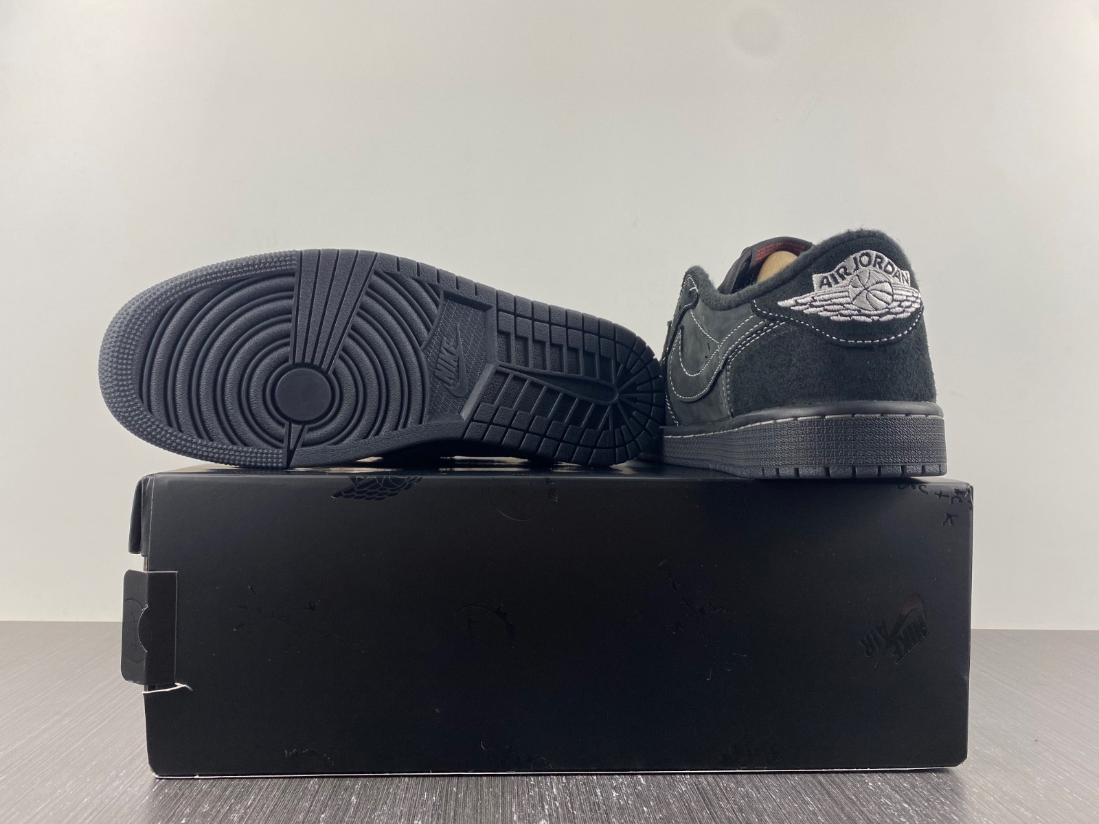 TRAVIS SCOTT X AIR JORDAN 1 LOW OG SP "BLACK PHANTOM" DM7866-100