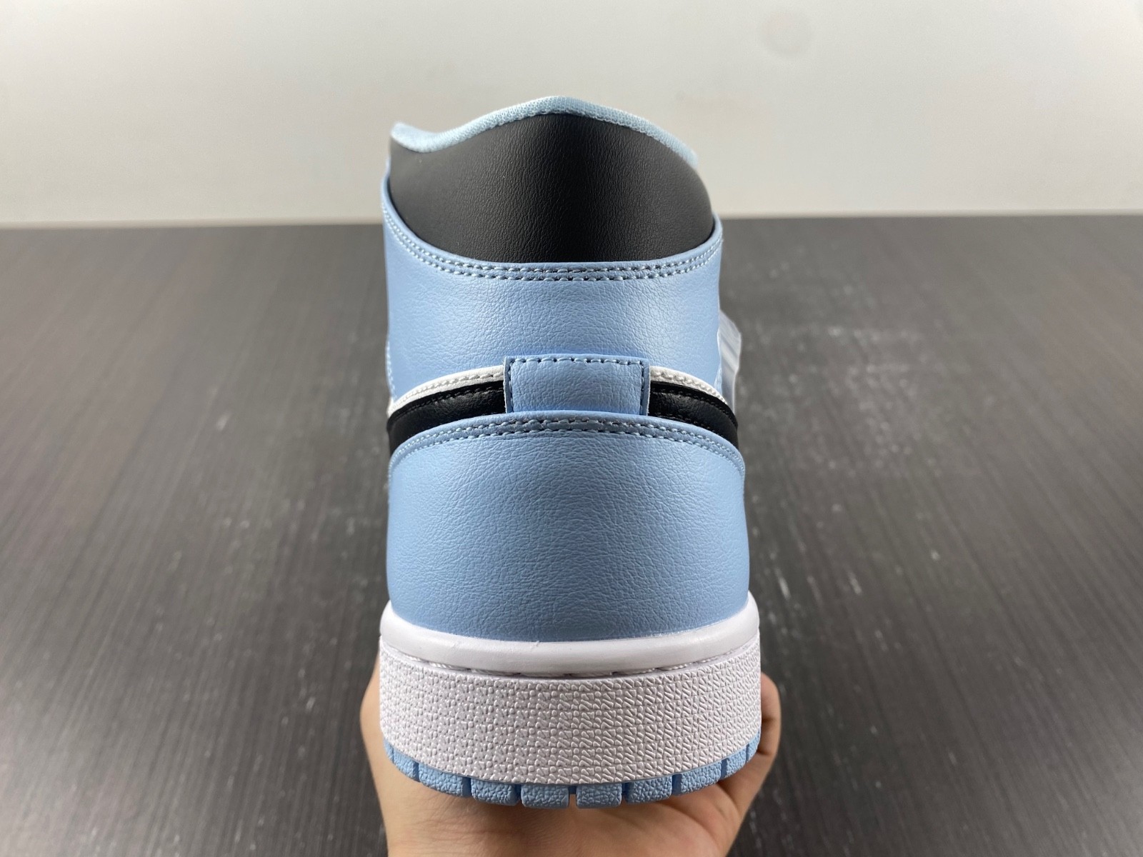 Air Jordan 1 Mid Ice Blue (GS) - 555112-401
