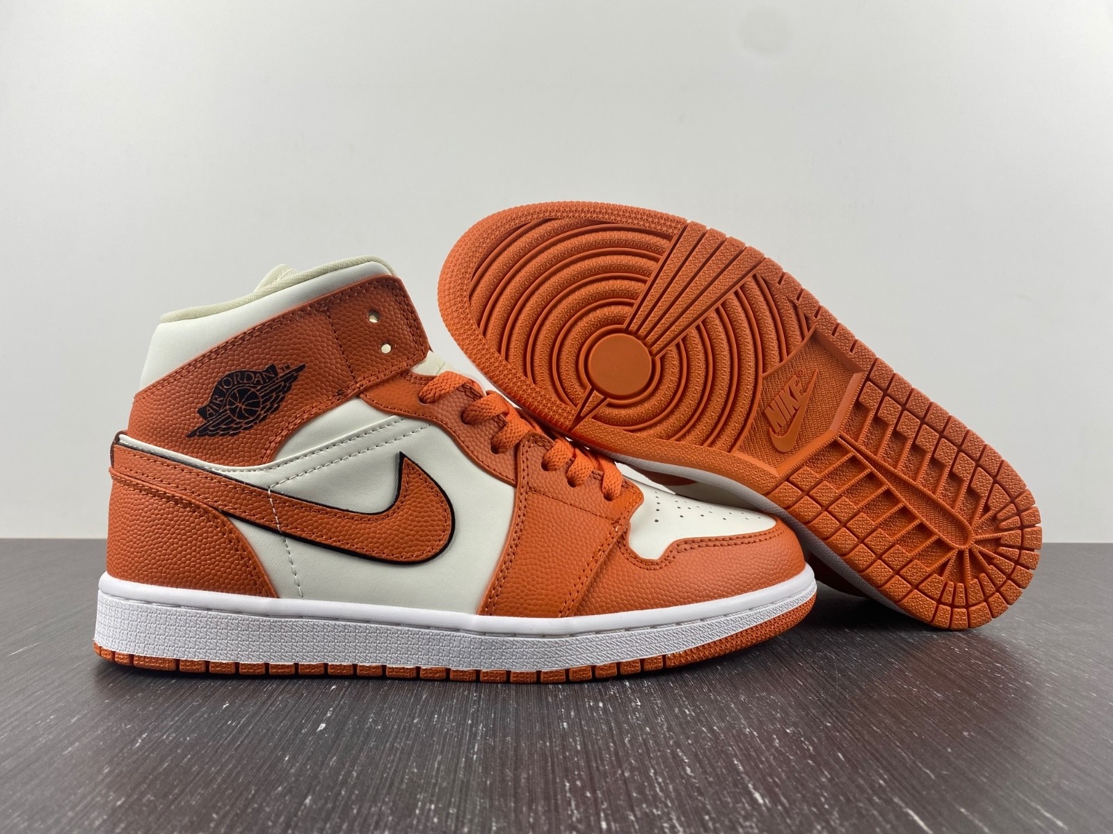Air Jordan 1 Mid "Sport Spice" DV1302-100