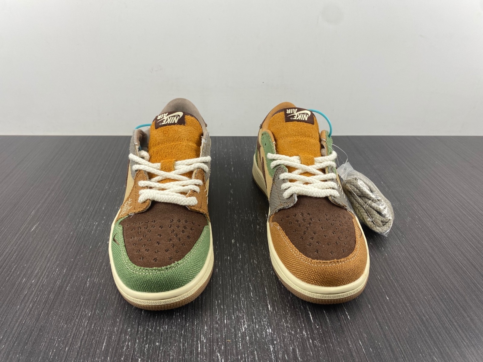 Air Jordan 1 Retro Low OG Zion Williamson Voodoo DZ7292-200