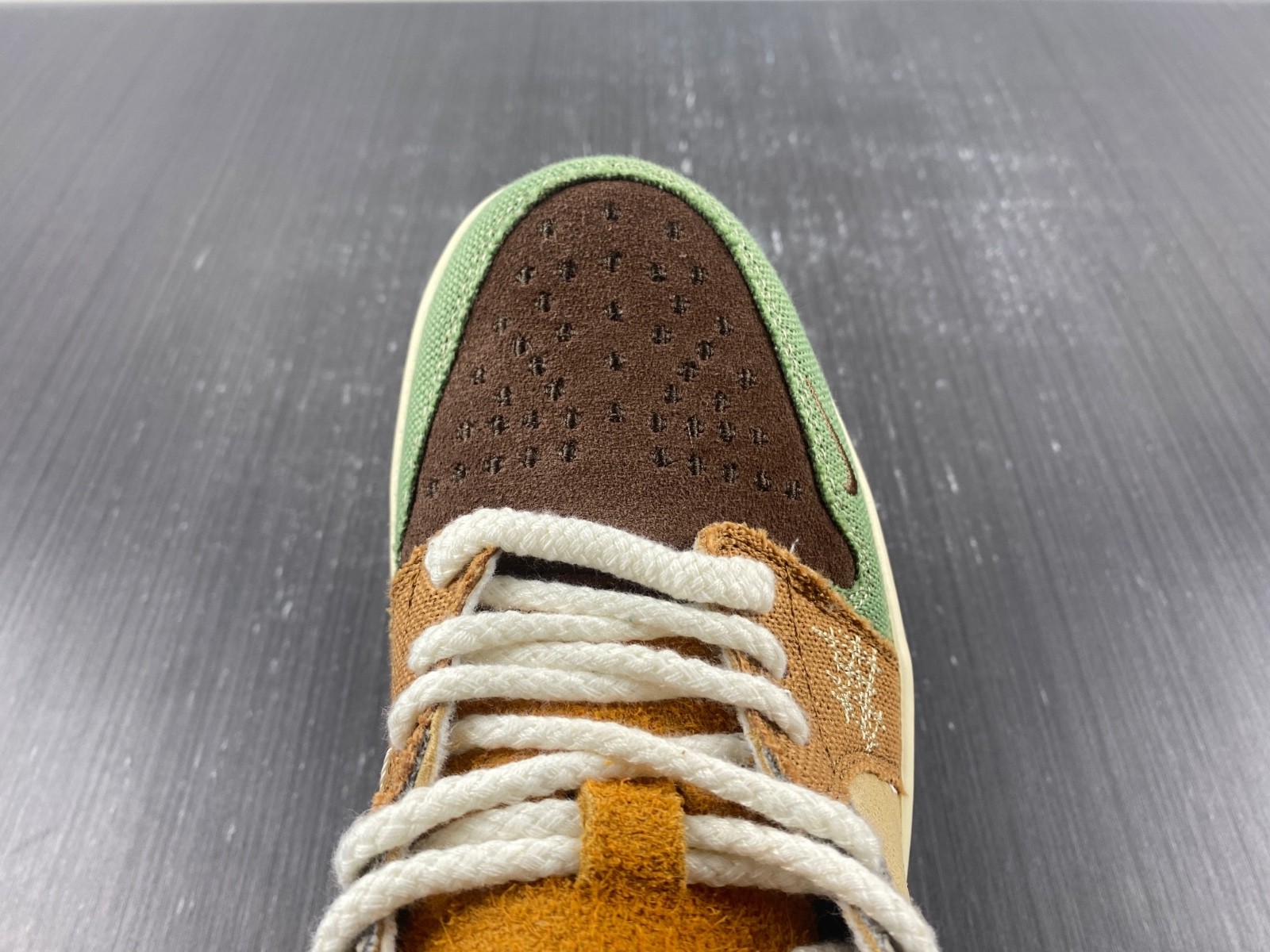Air Jordan 1 Retro Low OG Zion Williamson Voodoo DZ7292-200