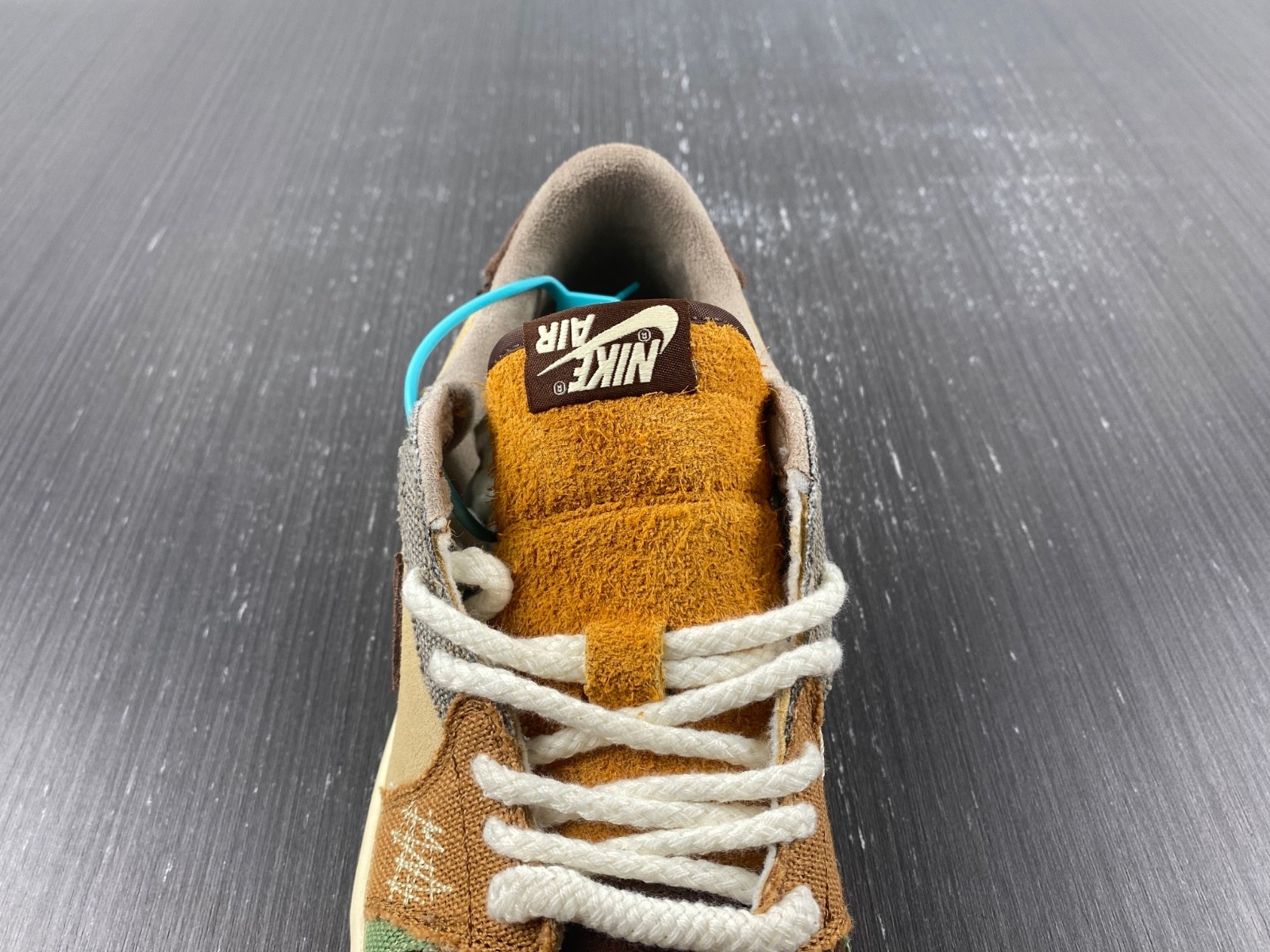 Air Jordan 1 Retro Low OG Zion Williamson Voodoo DZ7292-200