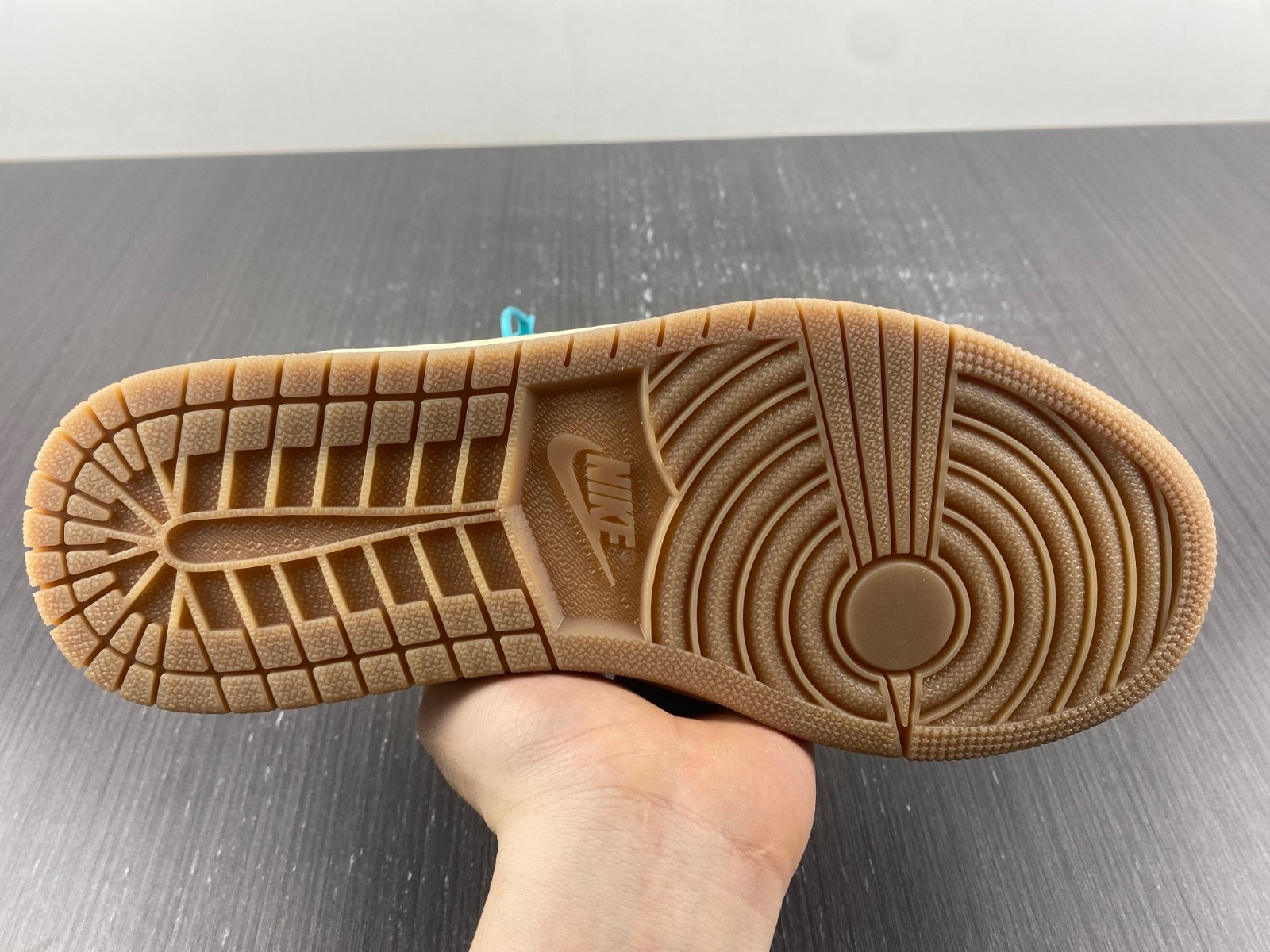 Air Jordan 1 Retro Low OG Zion Williamson Voodoo DZ7292-200