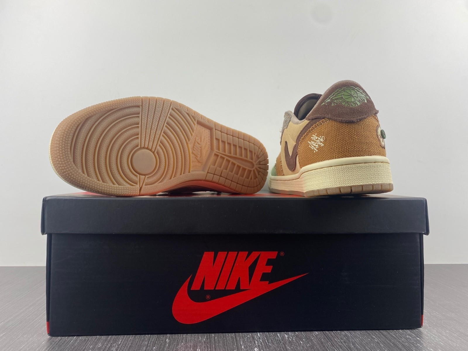Air Jordan 1 Retro Low OG Zion Williamson Voodoo DZ7292-200