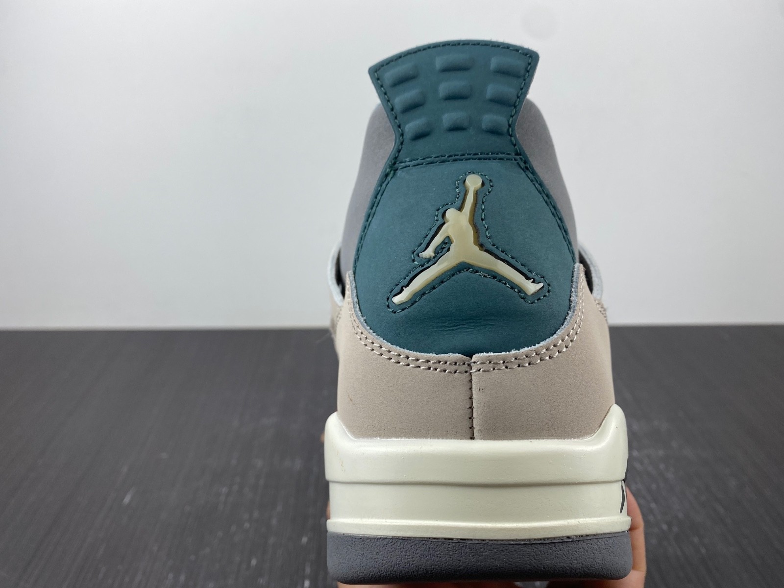 Air Jordan 4 Retro SE Craft Photon Dust - DV3742-021