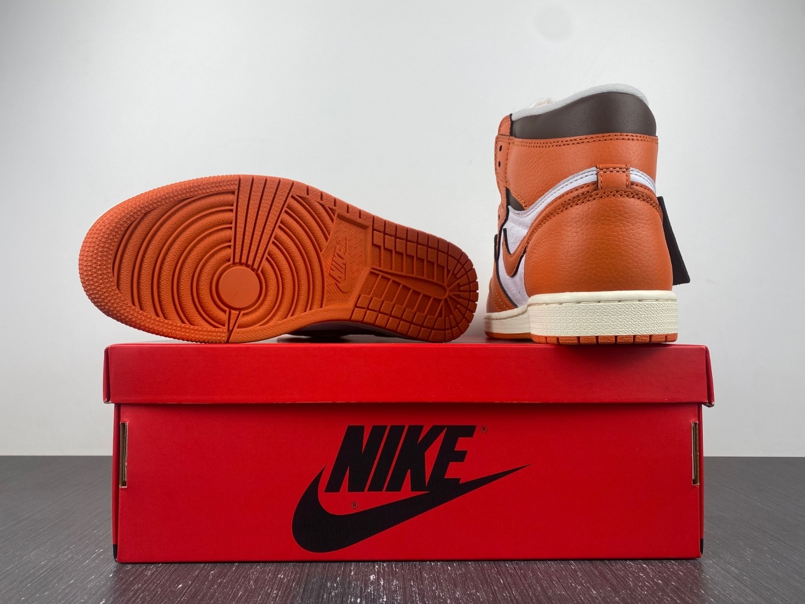 Air Jordan 1 Retro High OG Starfish (W) - DO9369-101