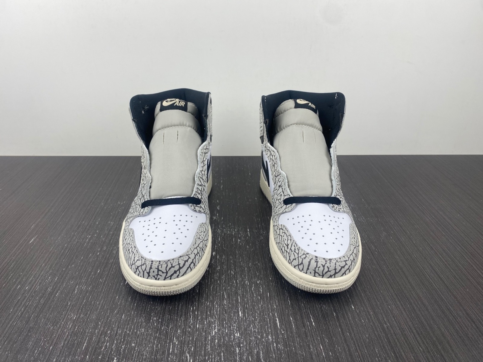 Air Jordan 1 Retro High OG White Cement - DZ5485-052