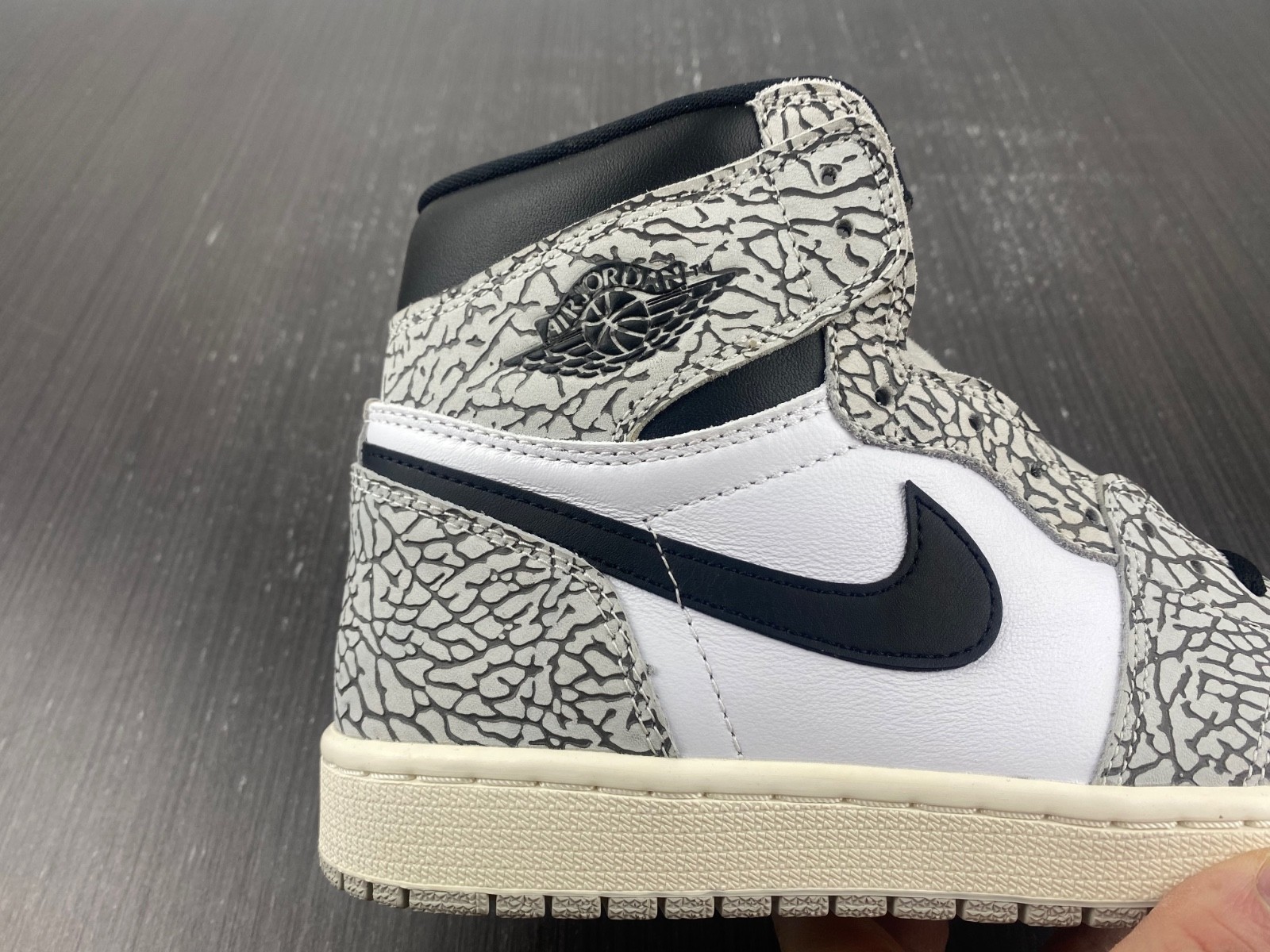 Air Jordan 1 Retro High OG White Cement - DZ5485-052