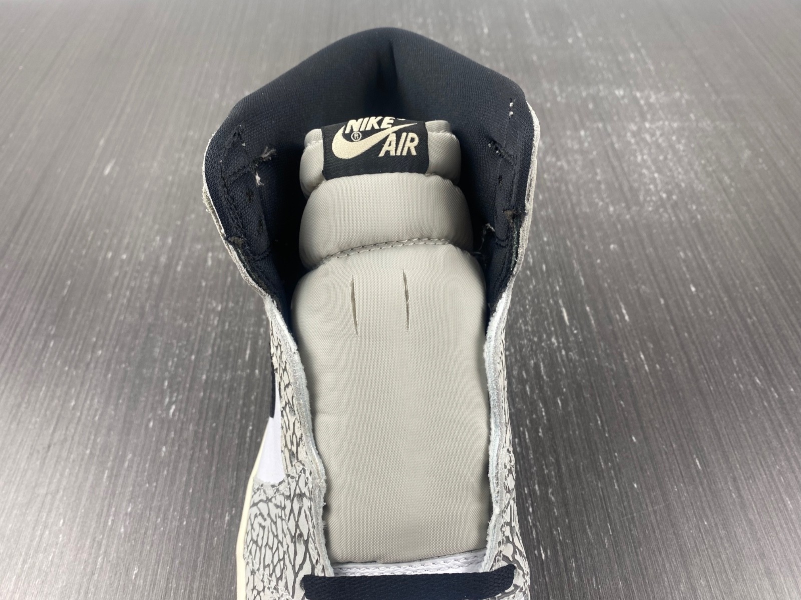 Air Jordan 1 Retro High OG White Cement - DZ5485-052