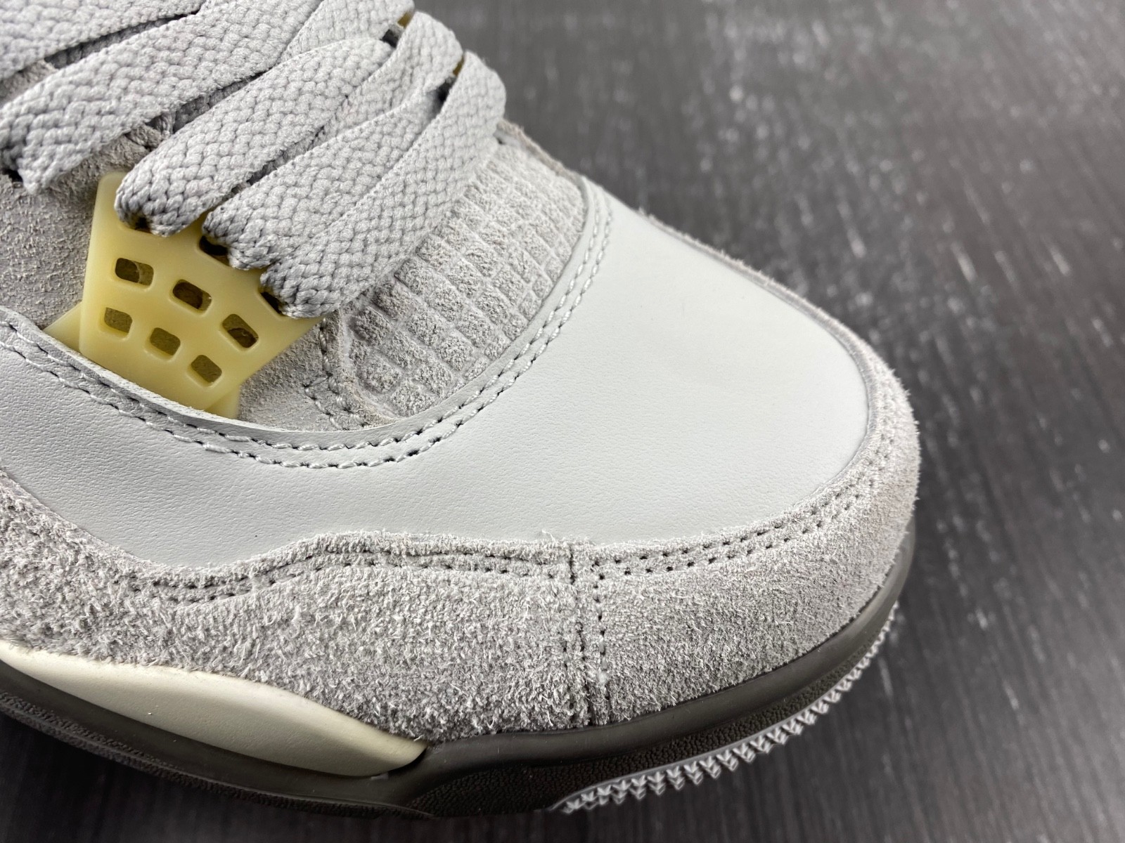 Air Jordan 4 Retro SE Craft Photon Dust - DV3742-021