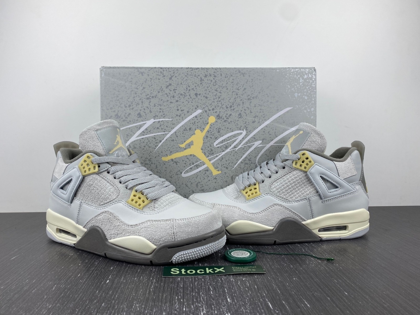 Air Jordan 4 Retro SE Craft Photon Dust - DV3742-021