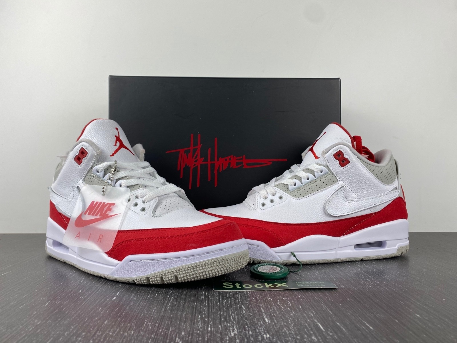 Air Jordan 3 Retro Tinker White University Red - CJ0939-100