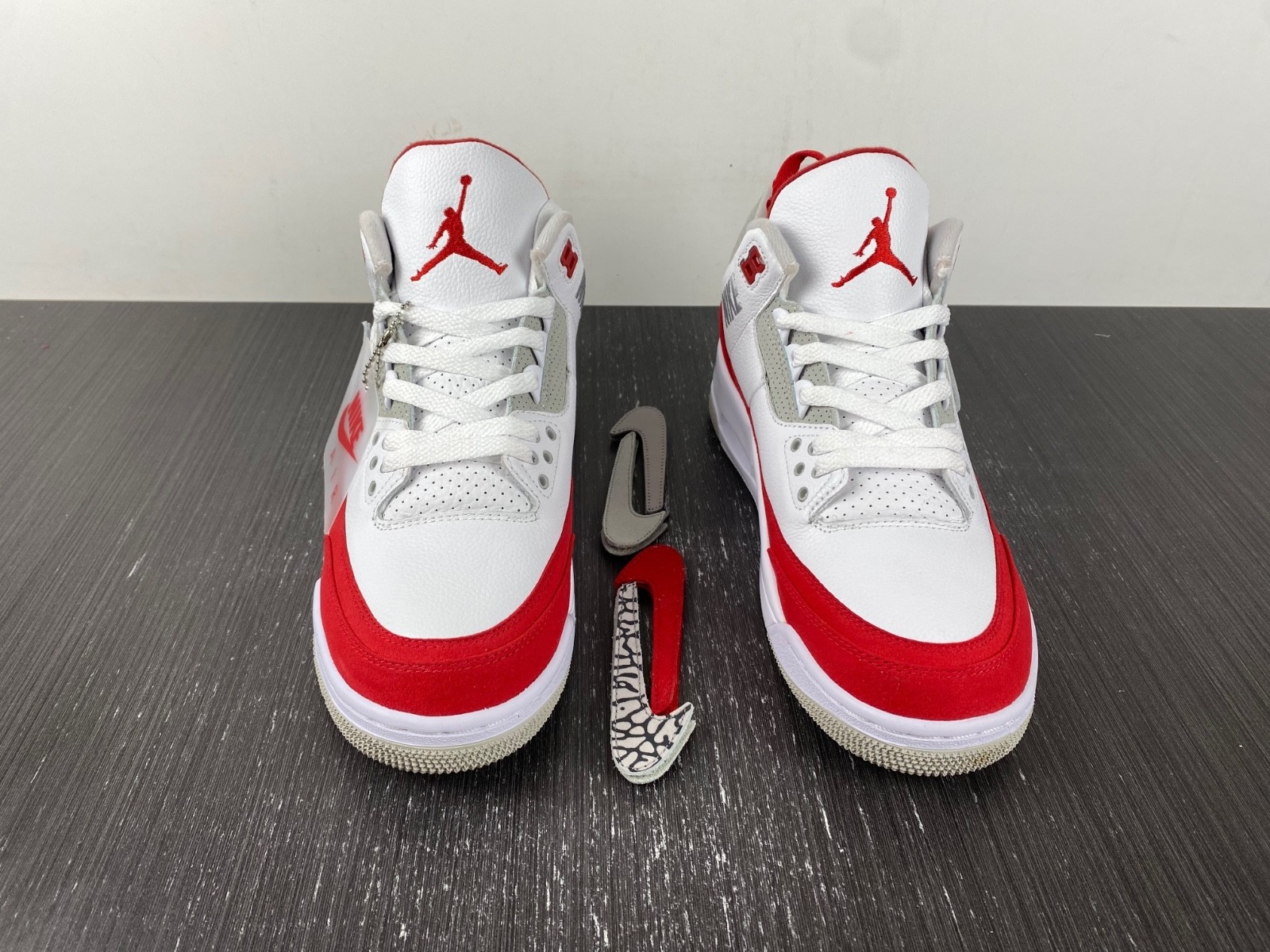 Air Jordan 3 Retro Tinker White University Red - CJ0939-100