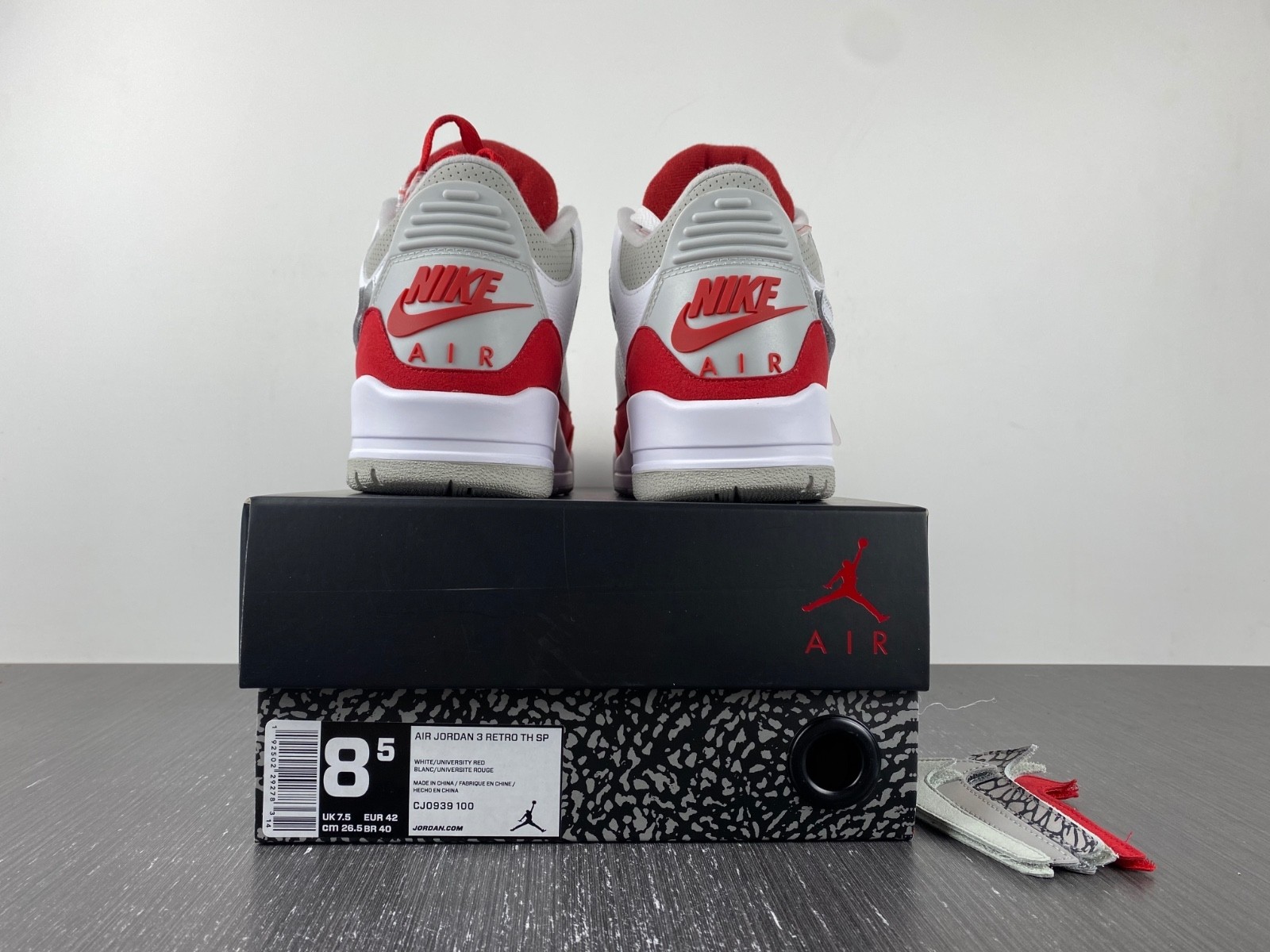 Air Jordan 3 Retro Tinker White University Red - CJ0939-100