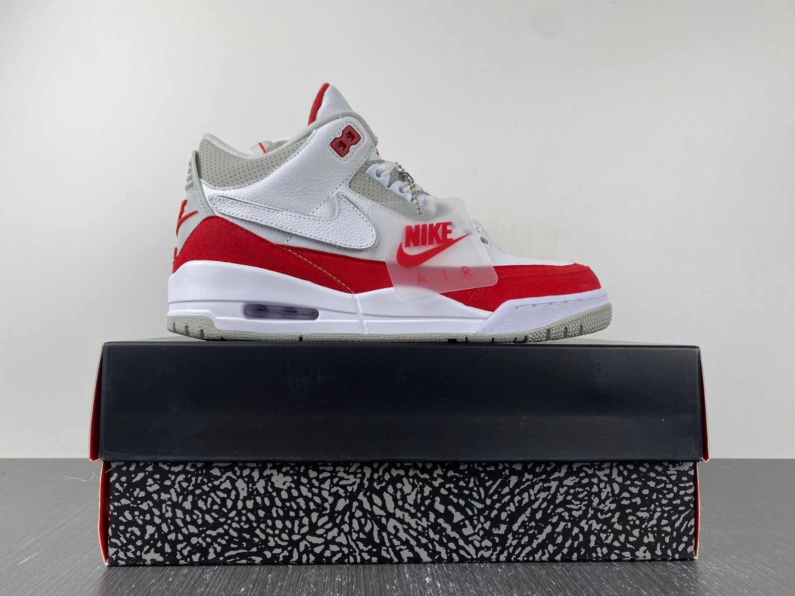 Air Jordan 3 Retro Tinker White University Red - CJ0939-100