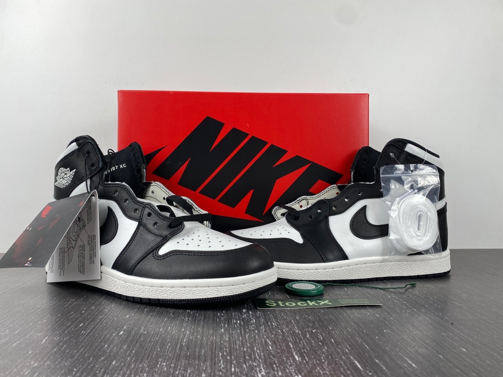 Air Jordan 1 Retro High 85 Black White BQ4422-001