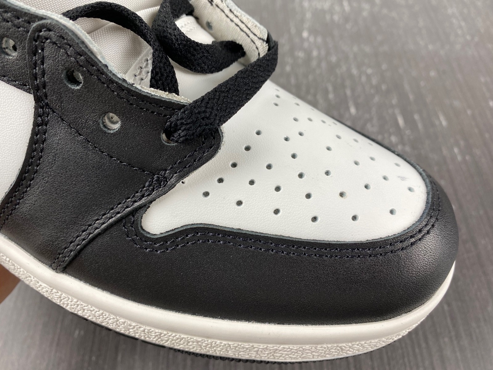 Air Jordan 1 Retro High 85 Black White BQ4422-001