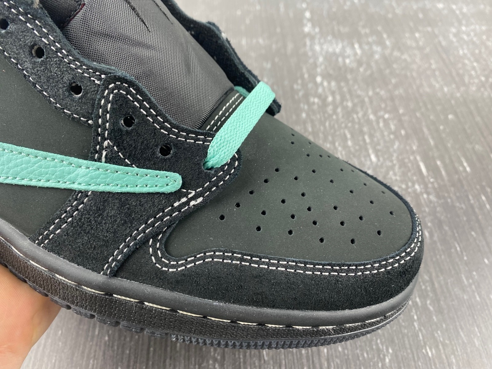 Travis Scott x Air Jordan 1 Low OG DM7866-311