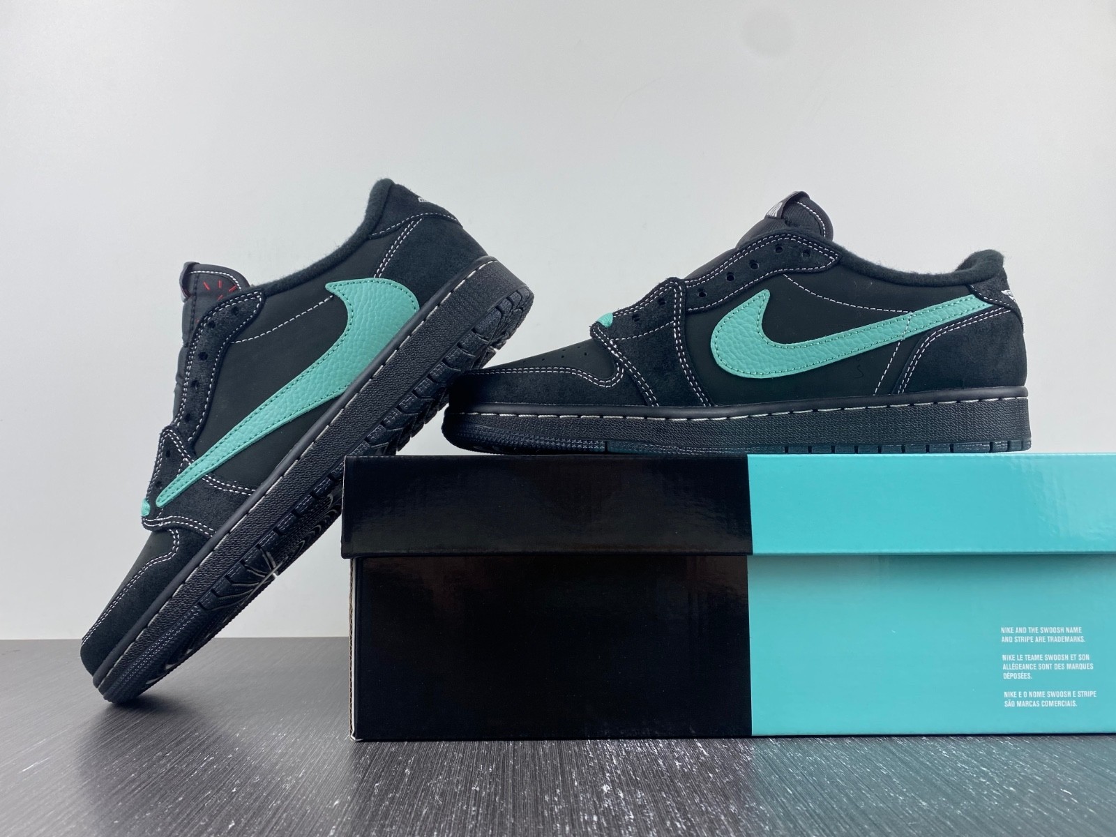 Travis Scott x Air Jordan 1 Low OG DM7866-311