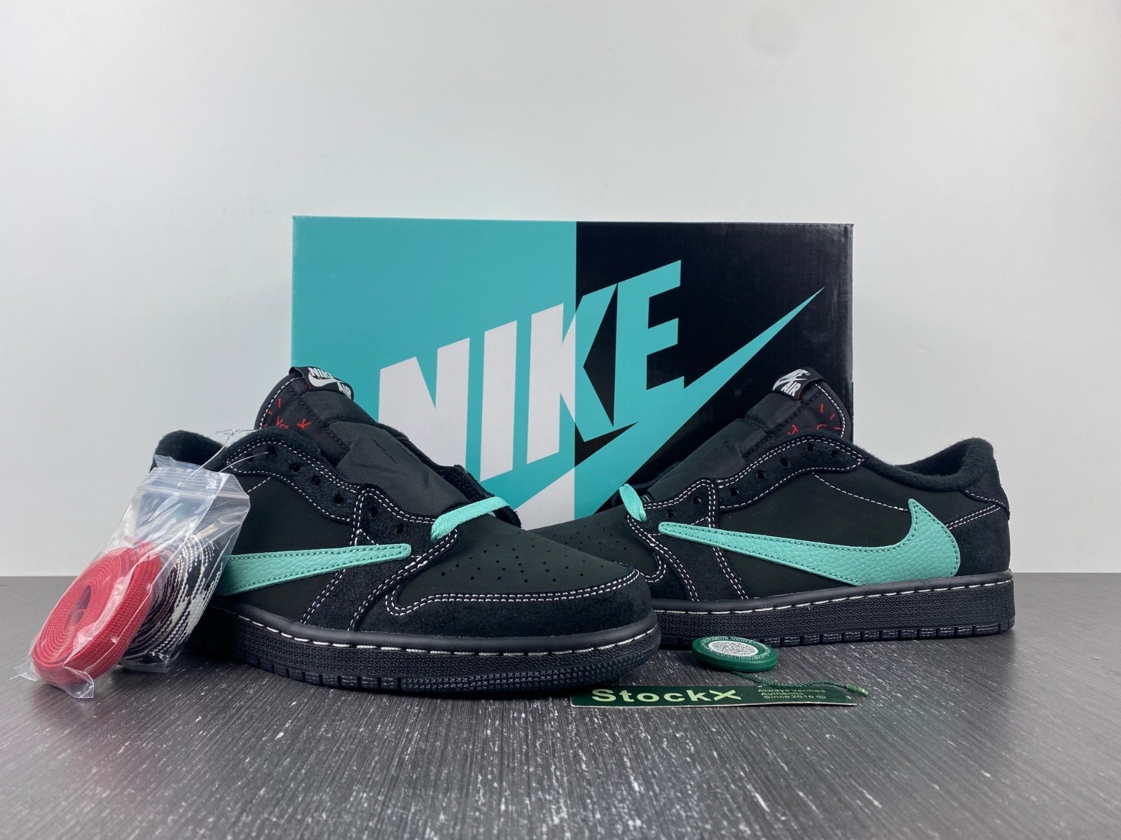Travis Scott x Air Jordan 1 Low OG DM7866-311