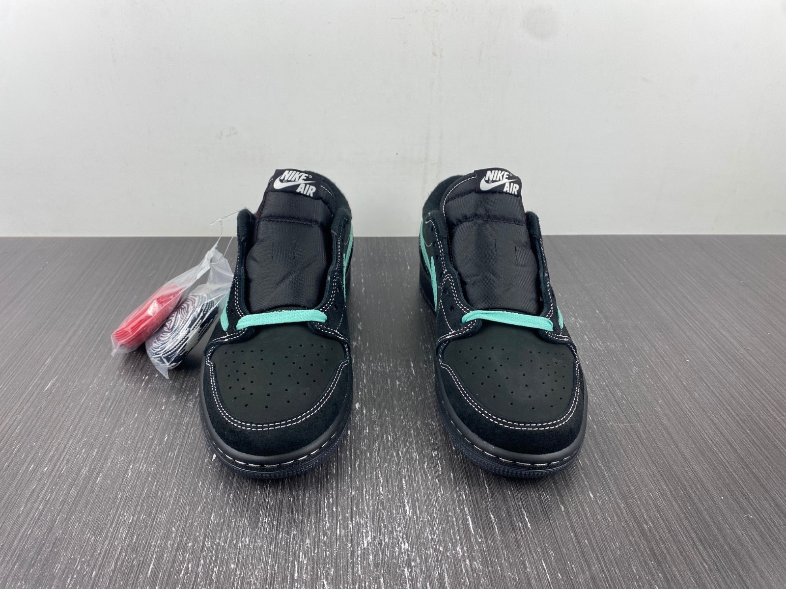 Travis Scott x Air Jordan 1 Low OG DM7866-311