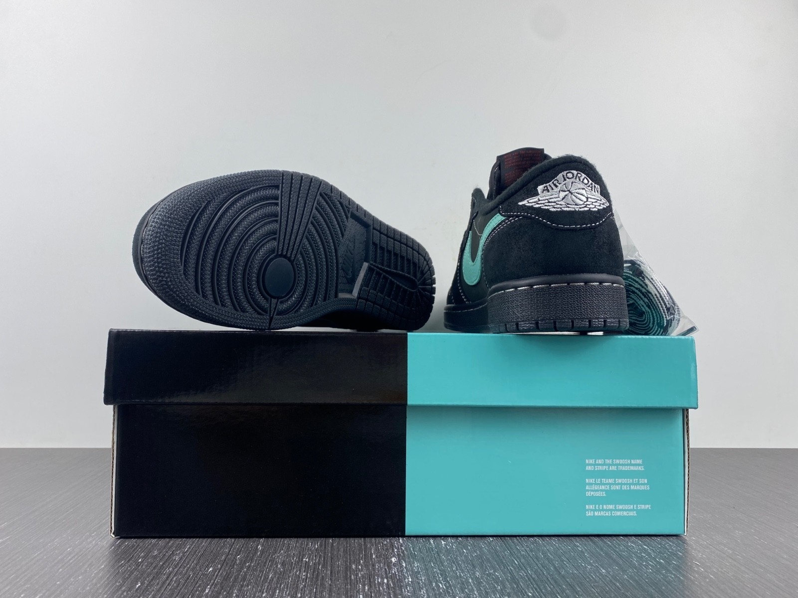 Travis Scott x Air Jordan 1 Low OG DM7866-311