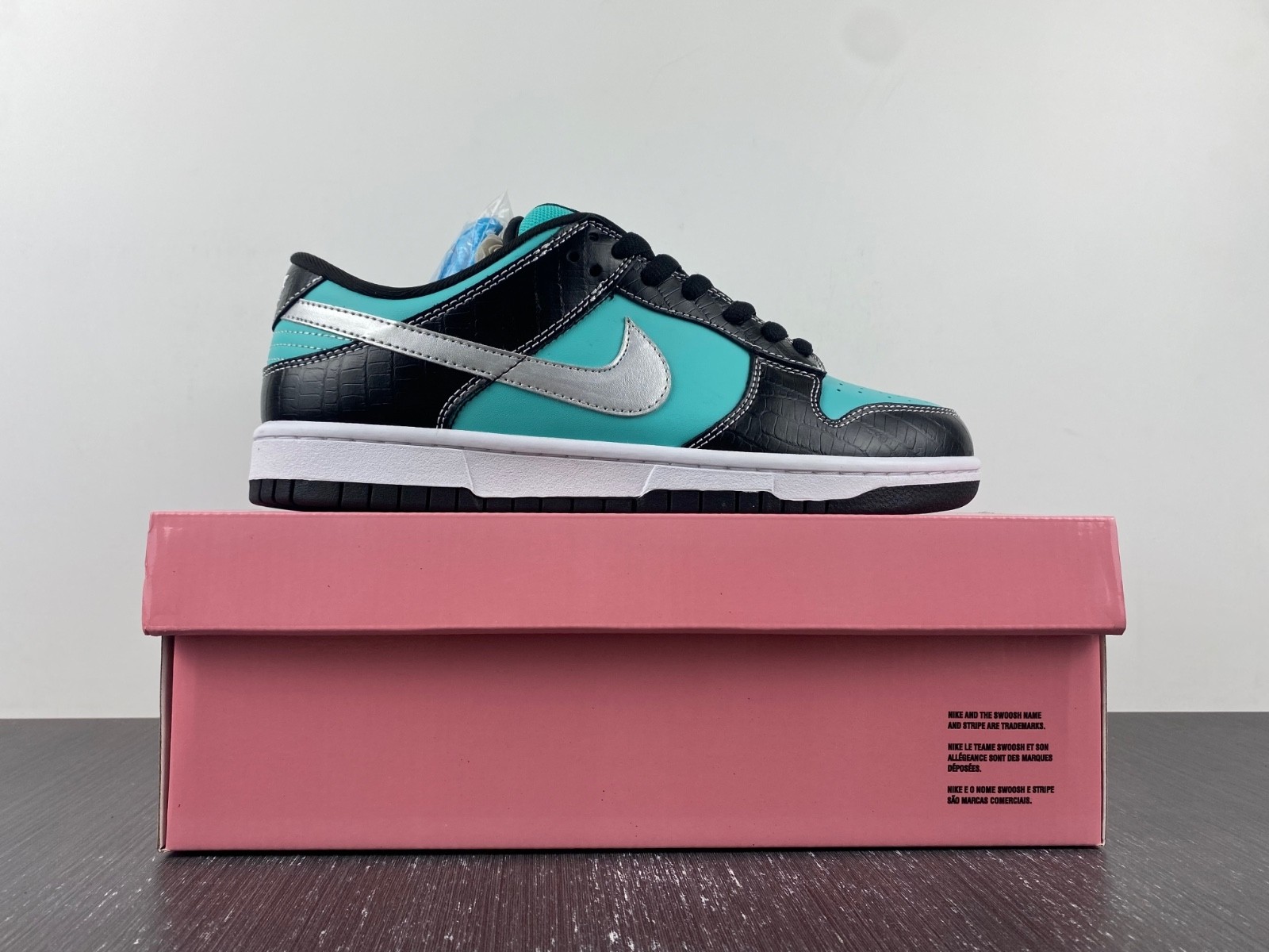 nike dunk sb Di*m*nd t*f*ny 304292-402