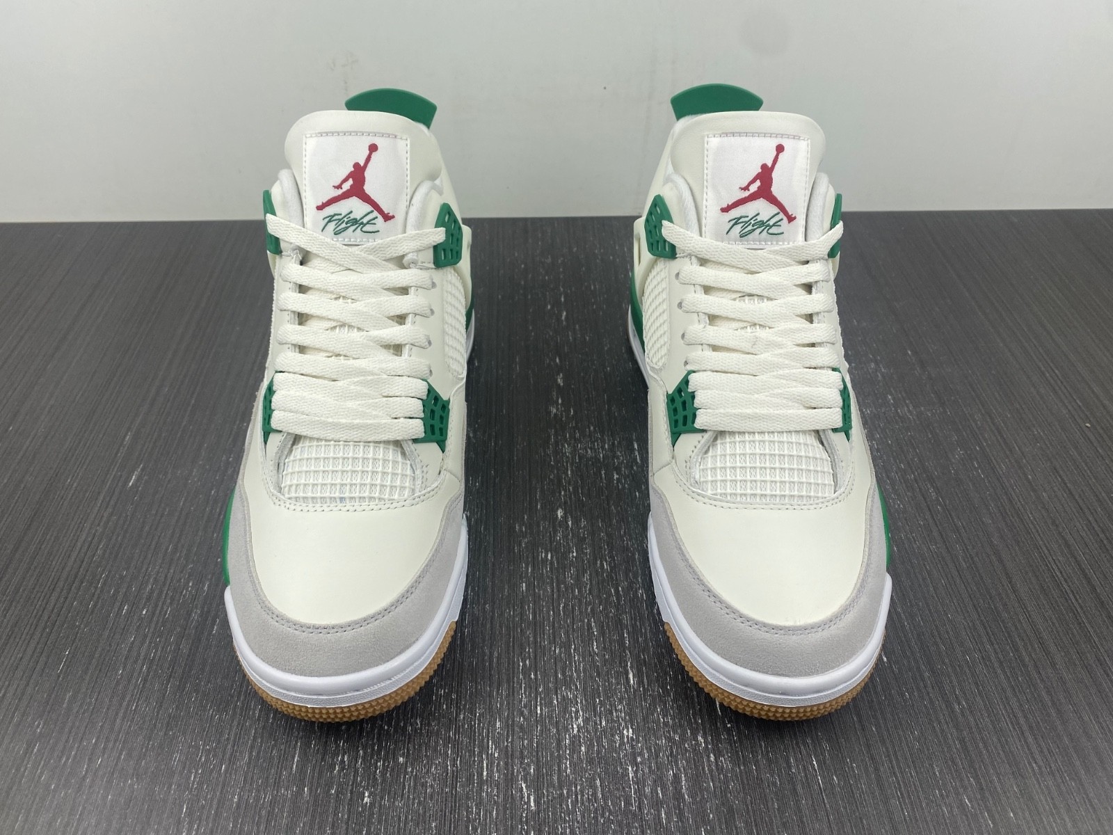 AIR JORDAN 4 RETRO SB PINE GREEN DR5415-103