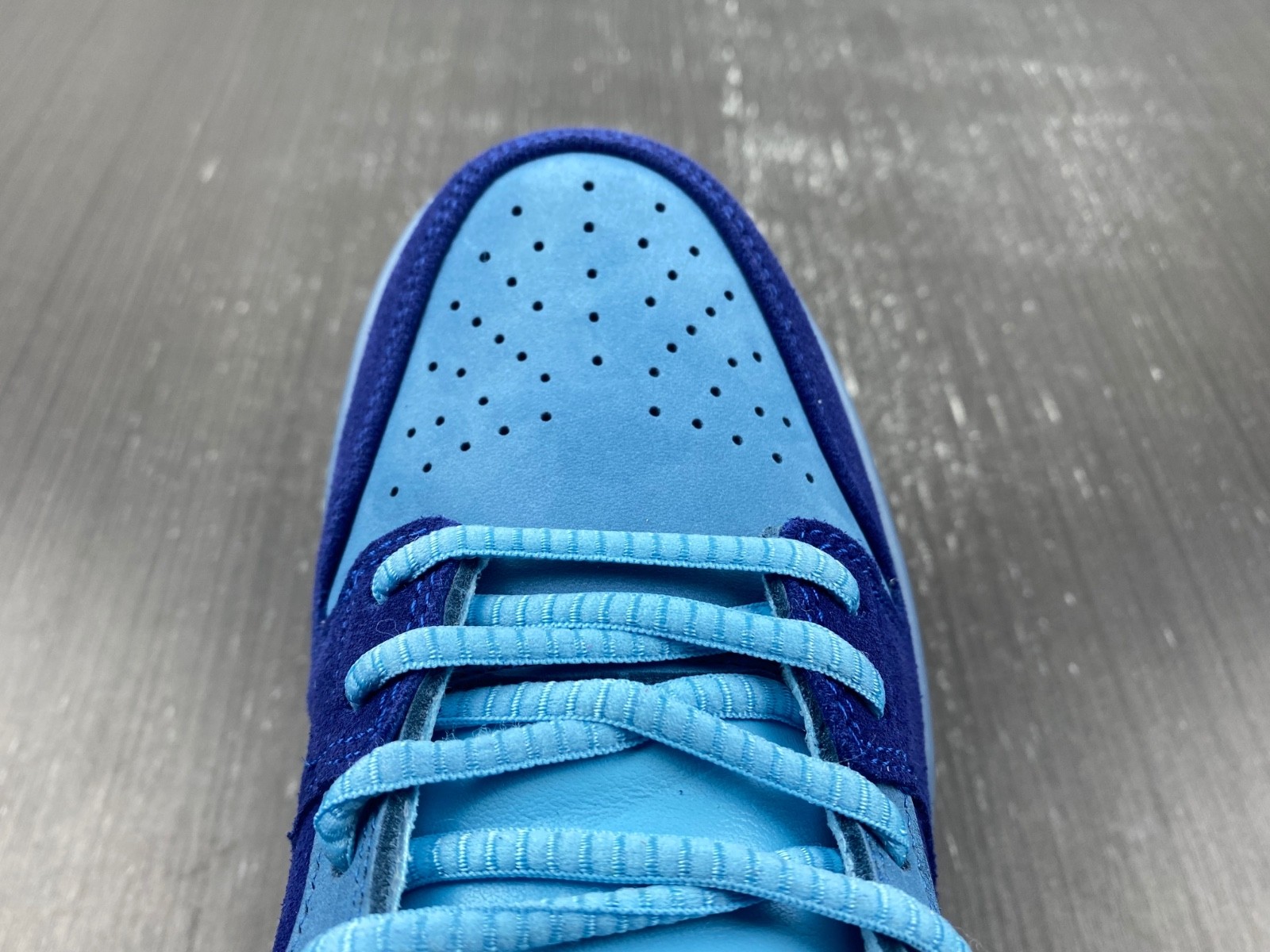Nike SB Dunk Low Run The Jewels - DO9404-400