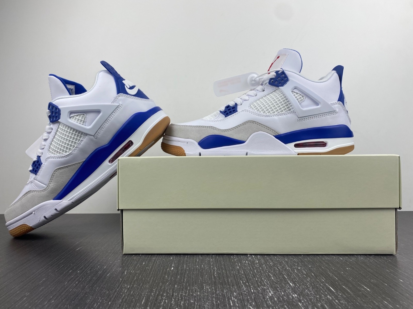 Nike Air Jordan 4 Retro DR5415-140