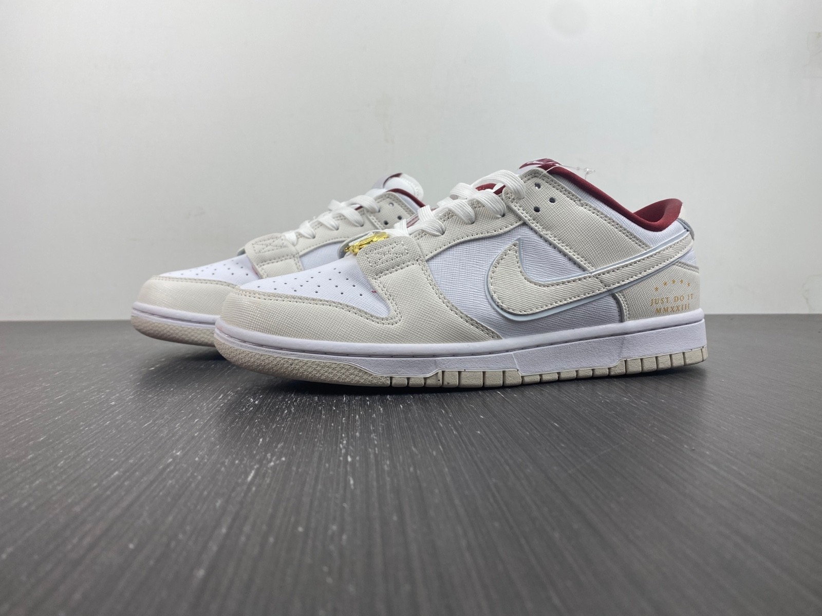 Nike Dunk Low "Just Do It" DV1160-100