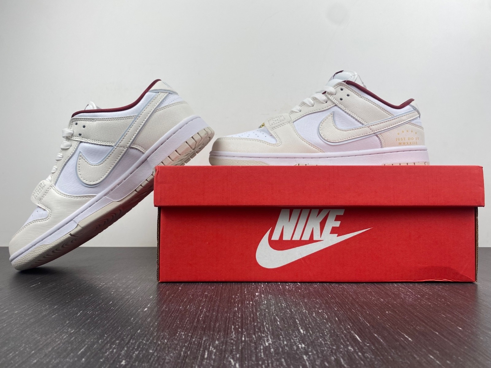 Nike Dunk Low "Just Do It" DV1160-100