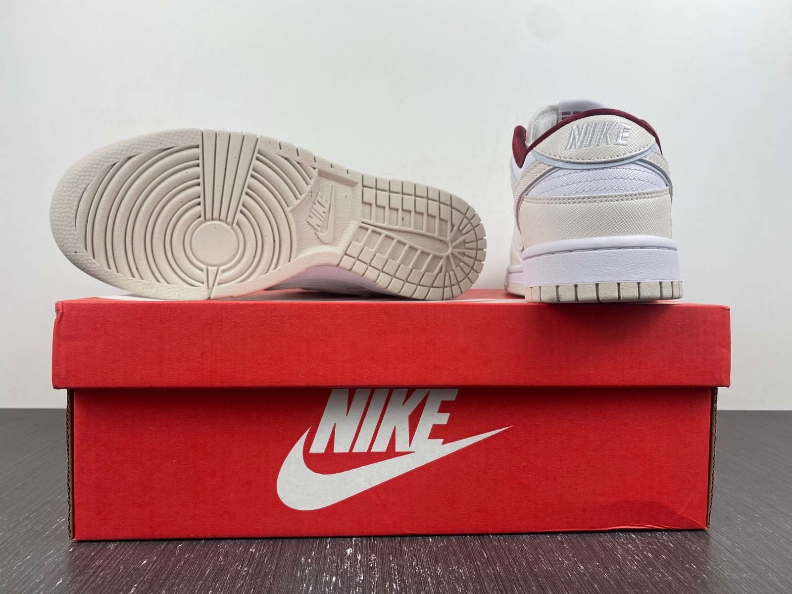 Nike Dunk Low "Just Do It" DV1160-100