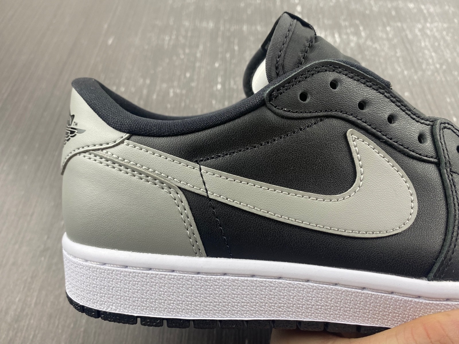 Air Jordan 1 Retro Low Shadow - 705329-003