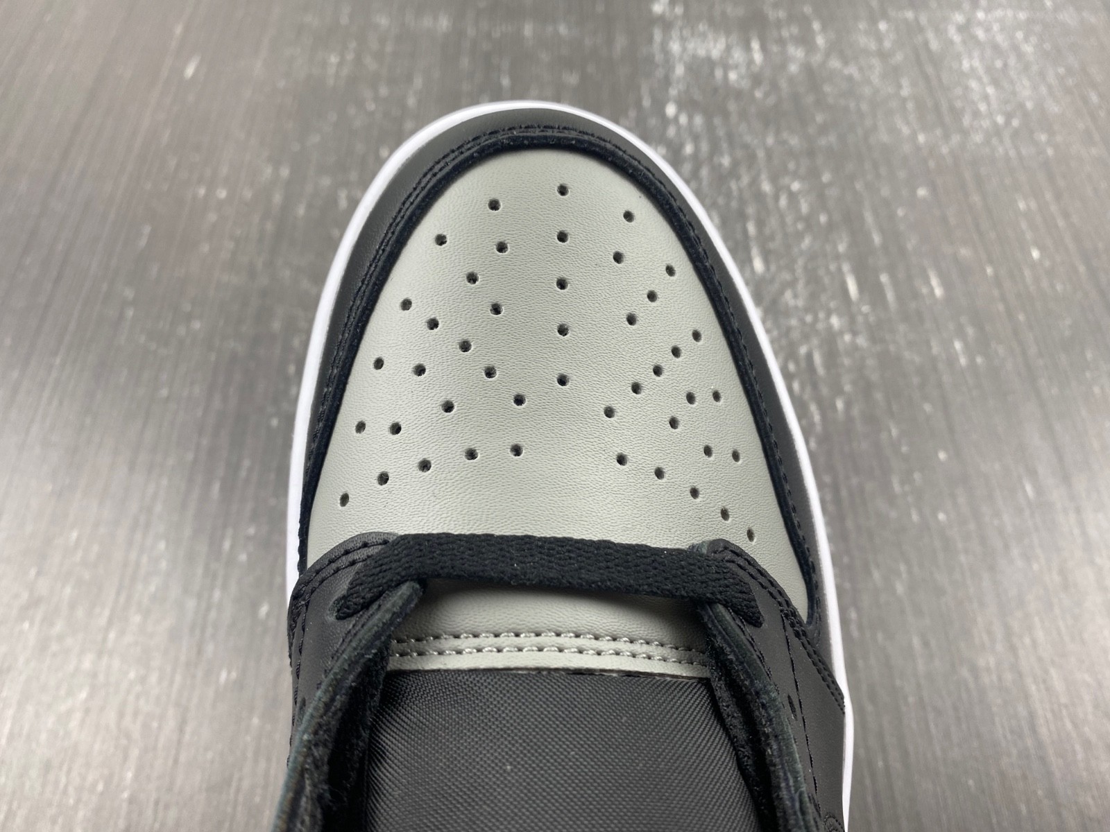 Air Jordan 1 Retro Low Shadow - 705329-003